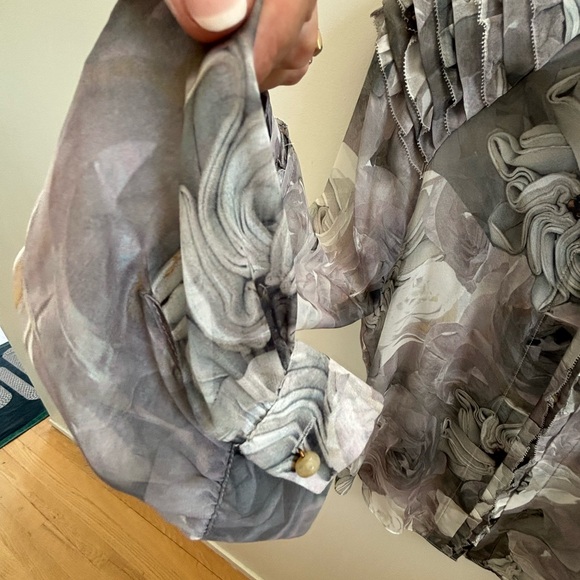 Diane Von Furstenberg silk top size 6 - Picture 7 of 10